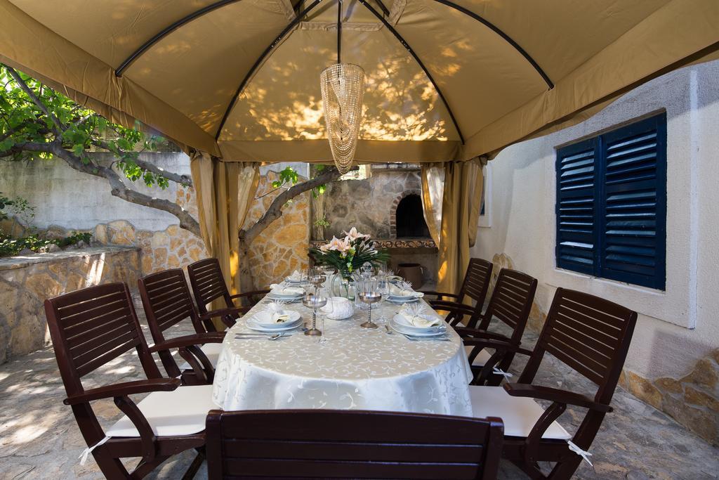 Villa Em Trogir Exterior photo