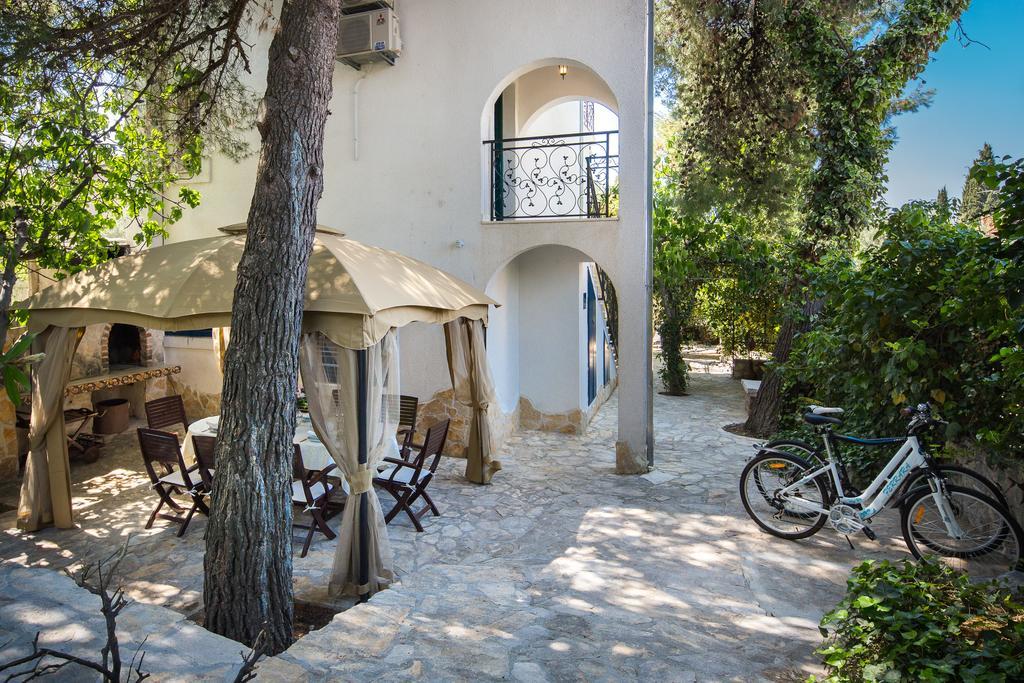 Villa Em Trogir Exterior photo