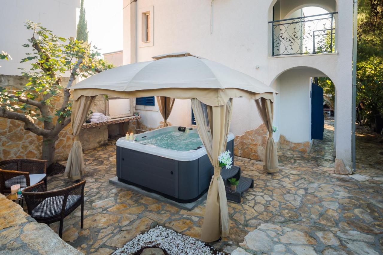Villa Em Trogir Exterior photo